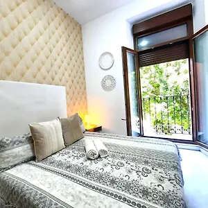  Apartment Budget & Lovely Setas