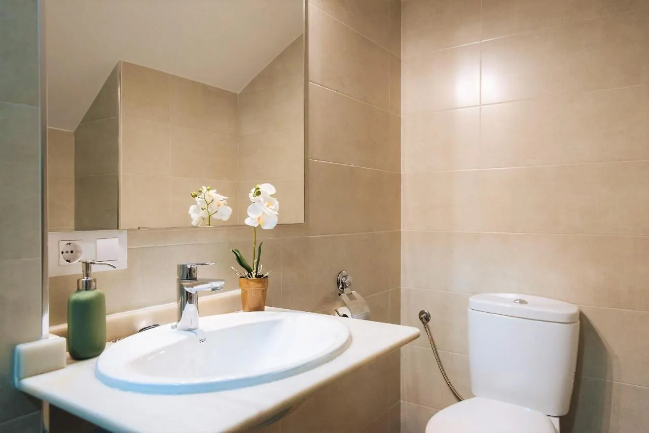 Hostly Rbh0 Modern Apartment Seville Spain